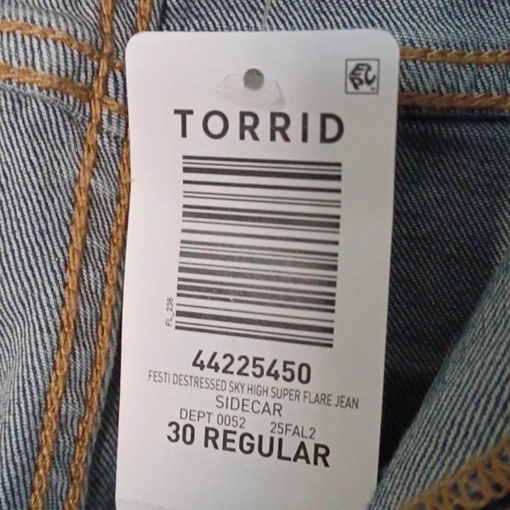 NWT Plus-Size Super FLARE Jeans!!! - Picture 4 of 5